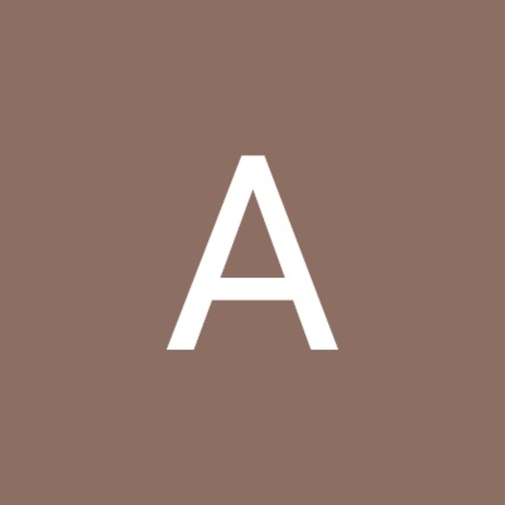 Meet your Posher, Adriana